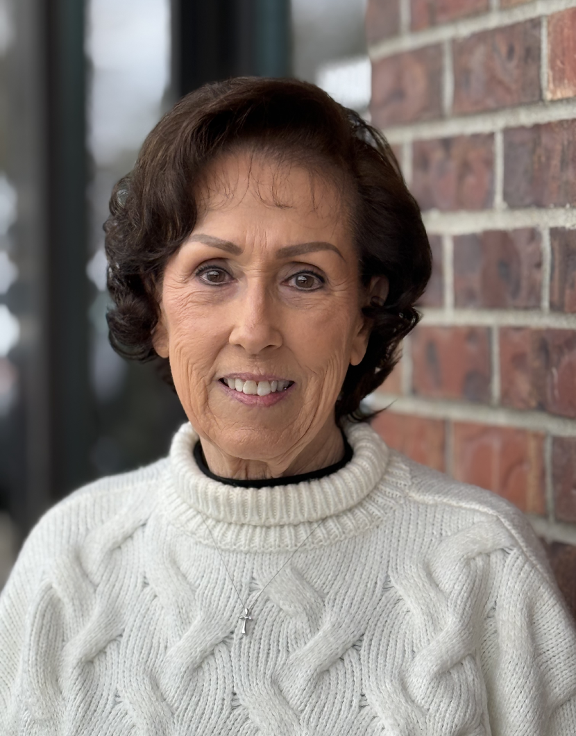 Vivian Kelly Senior Accountant